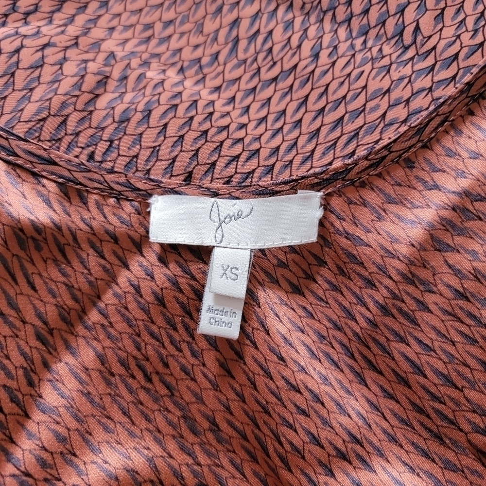 Joie 100% Silk Burnt Orange Geometric Sleeveless Blouse Size XS - Picture 7 of 11